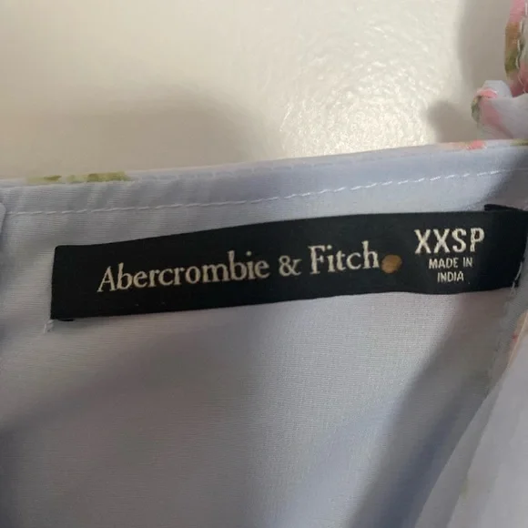 Abercrombie & Fitch Floral Ruffle Dress in Light Blue and Pink - Picture 3 of 5